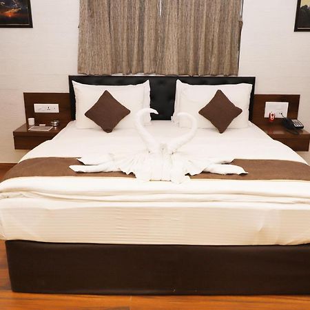 Hotel Millennium Park Панчгані Екстер'єр фото